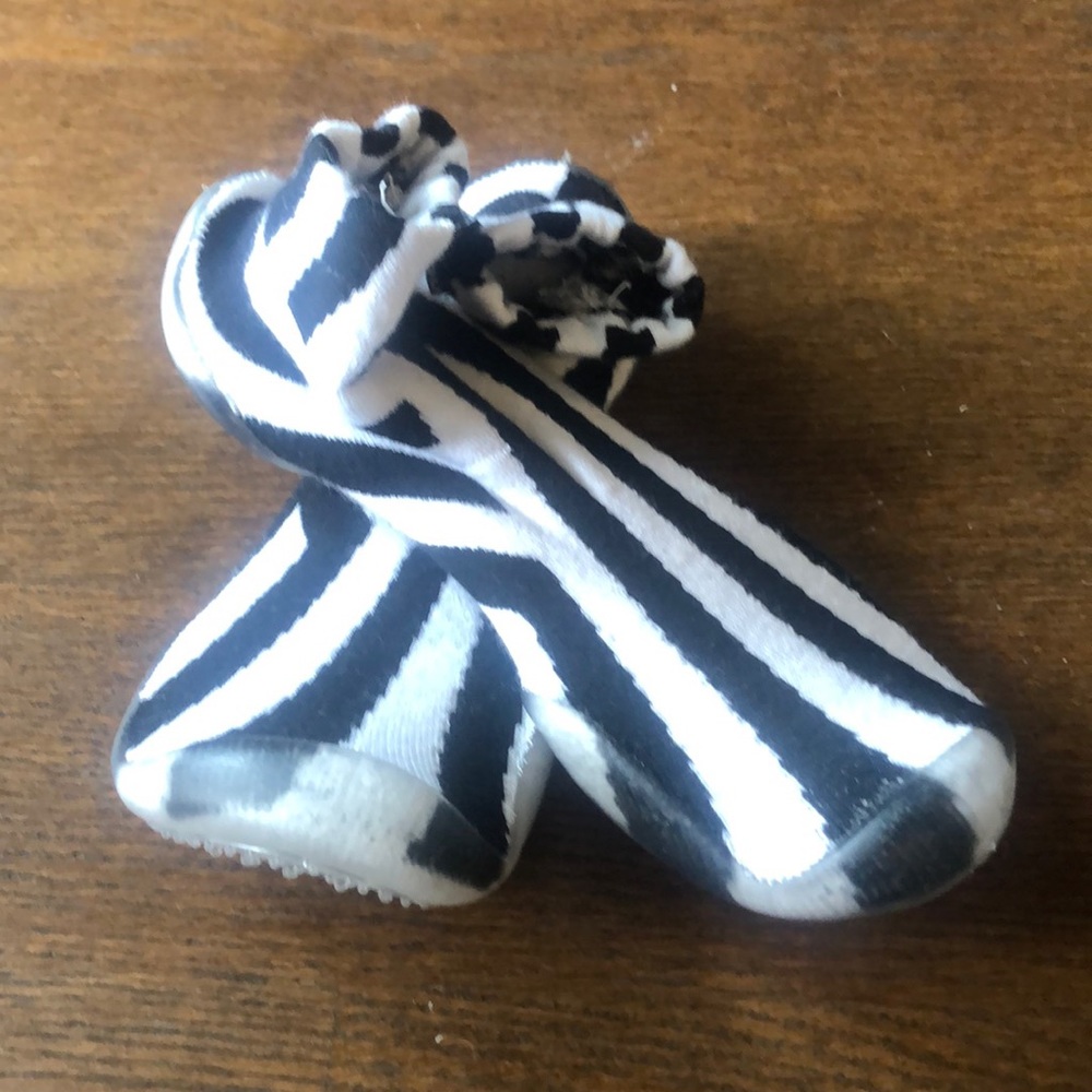 Slippers - Picture 4 of 4